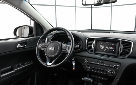 KIA Sportage IV рестайлинг, 2018 год, 2 599 000 рублей, 7 фотография