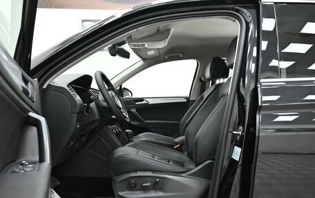 Volkswagen Tiguan II, 2018 год, 2 485 000 рублей, 7 фотография