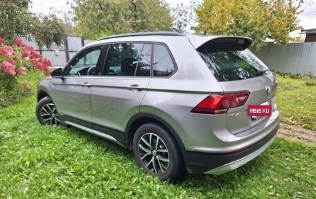 Volkswagen Tiguan II, 2020 год, 2 440 000 рублей, 3 фотография