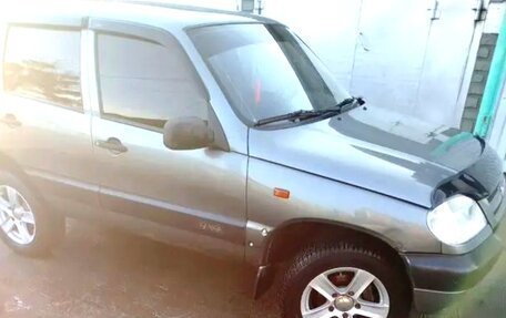 Chevrolet Niva I рестайлинг, 2005 год, 320 000 рублей, 2 фотография