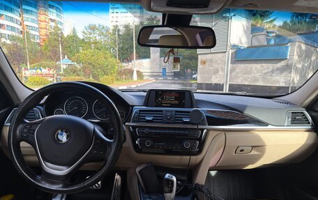 BMW 3 серия, 2017 год, 1 790 000 рублей, 10 фотография