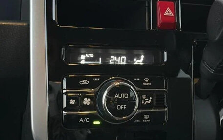 Toyota Roomy I, 2023 год, 834 000 рублей, 10 фотография
