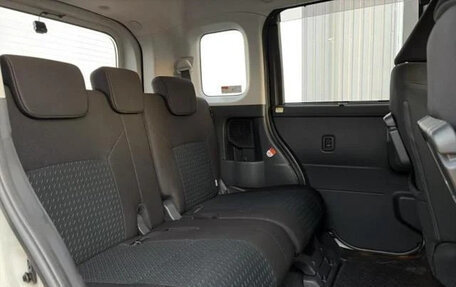 Toyota Roomy I, 2023 год, 834 000 рублей, 13 фотография