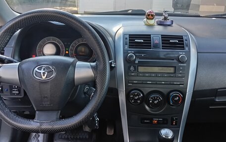 Toyota Corolla, 2010 год, 870 000 рублей, 3 фотография