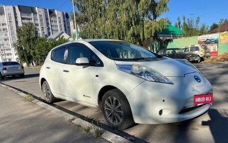 Nissan Leaf I, 2012 год, 590 000 рублей, 2 фотография