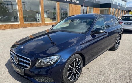 Mercedes-Benz E-Класс, 2020 год, 4 950 000 рублей, 2 фотография