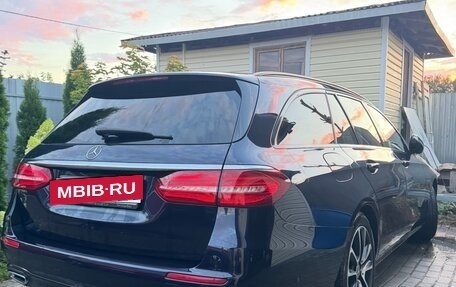 Mercedes-Benz E-Класс, 2020 год, 4 950 000 рублей, 4 фотография