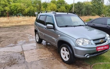 Chevrolet Niva I рестайлинг, 2015 год, 750 000 рублей, 2 фотография