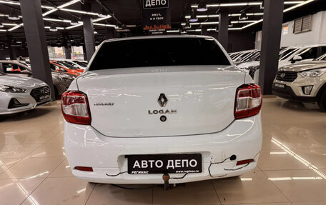 Renault Logan II, 2018 год, 893 000 рублей, 5 фотография