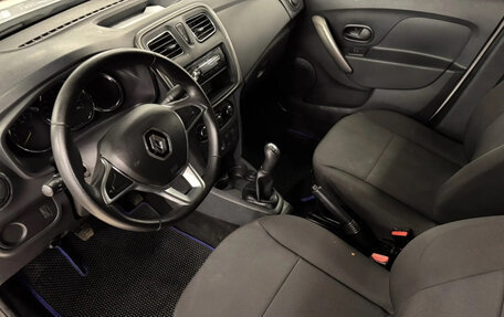 Renault Logan II, 2018 год, 893 000 рублей, 8 фотография