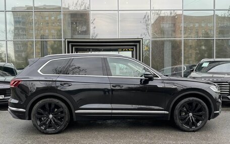 Volkswagen Touareg III, 2019 год, 4 199 000 рублей, 2 фотография