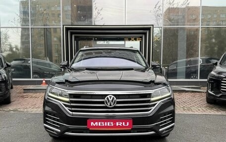 Volkswagen Touareg III, 2019 год, 4 199 000 рублей, 3 фотография