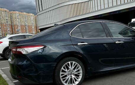 Toyota Camry, 2019 год, 2 100 000 рублей, 5 фотография