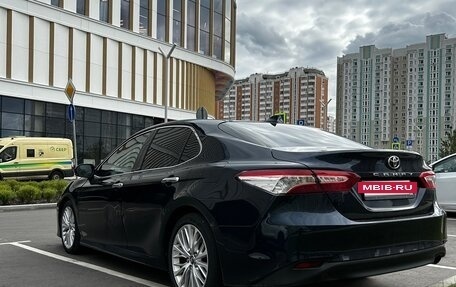 Toyota Camry, 2019 год, 2 100 000 рублей, 3 фотография
