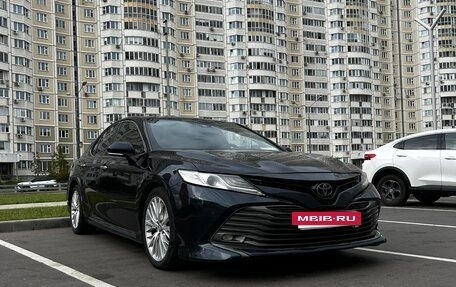 Toyota Camry, 2019 год, 2 100 000 рублей, 2 фотография