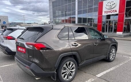 Toyota RAV4, 2021 год, 4 000 000 рублей, 1 фотография