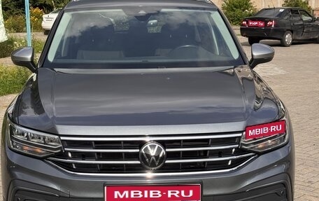 Volkswagen Tiguan II, 2021 год, 3 480 000 рублей, 1 фотография