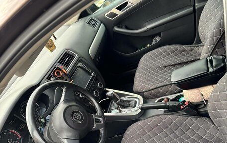 Volkswagen Jetta VI, 2014 год, 810 000 рублей, 9 фотография