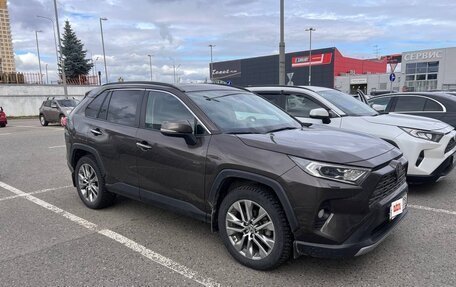 Toyota RAV4, 2021 год, 4 000 000 рублей, 2 фотография