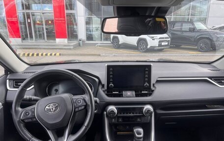 Toyota RAV4, 2021 год, 4 000 000 рублей, 6 фотография