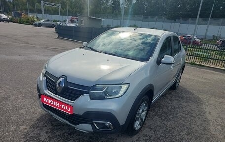 Renault Logan II, 2018 год, 970 000 рублей, 2 фотография