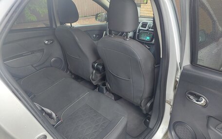 Renault Logan II, 2018 год, 970 000 рублей, 17 фотография