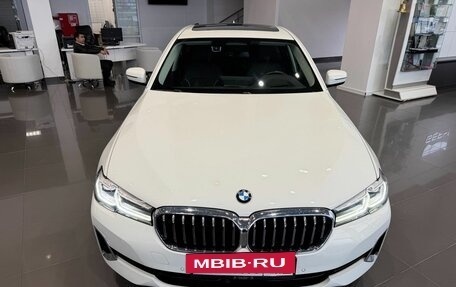 BMW 5 серия, 2020 год, 4 299 000 рублей, 2 фотография