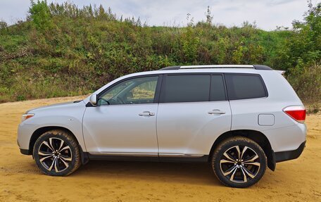 Toyota Highlander III, 2012 год, 2 100 000 рублей, 6 фотография