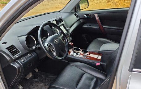 Toyota Highlander III, 2012 год, 2 100 000 рублей, 9 фотография