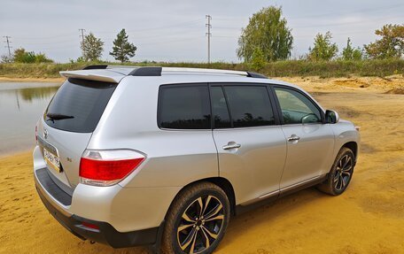 Toyota Highlander III, 2012 год, 2 100 000 рублей, 3 фотография