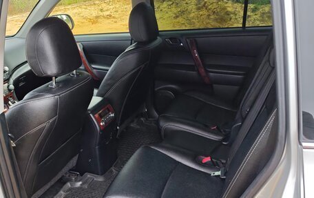 Toyota Highlander III, 2012 год, 2 100 000 рублей, 10 фотография