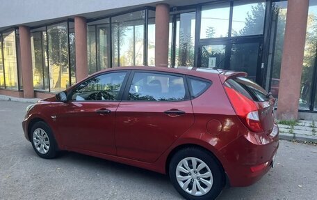 Hyundai Solaris II рестайлинг, 2013 год, 800 000 рублей, 5 фотография