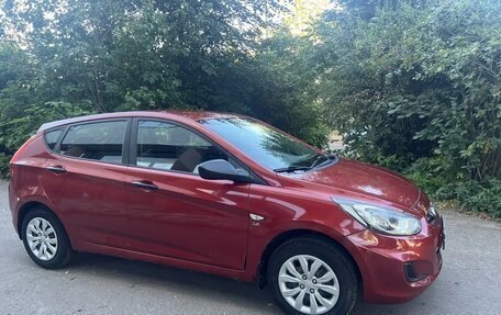 Hyundai Solaris II рестайлинг, 2013 год, 800 000 рублей, 4 фотография