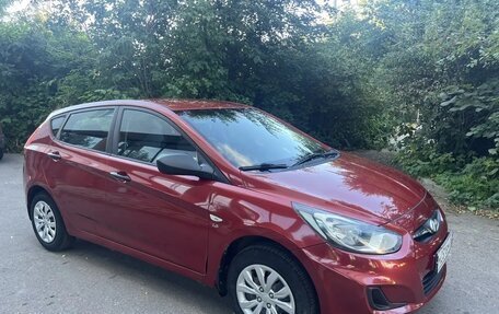 Hyundai Solaris II рестайлинг, 2013 год, 800 000 рублей, 3 фотография