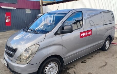 Hyundai H-1 II рестайлинг, 2012 год, 1 000 000 рублей, 2 фотография