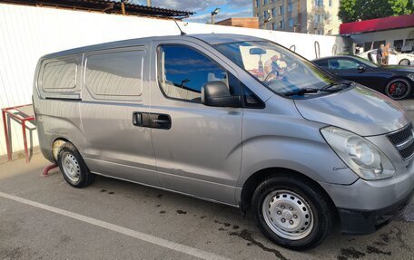 Hyundai H-1 II рестайлинг, 2012 год, 1 000 000 рублей, 6 фотография