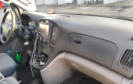Hyundai H-1 II рестайлинг, 2012 год, 1 000 000 рублей, 7 фотография