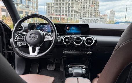 Mercedes-Benz A-Класс, 2018 год, 2 350 000 рублей, 9 фотография
