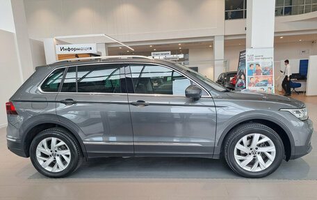 Volkswagen Tiguan II, 2020 год, 2 482 000 рублей, 8 фотография