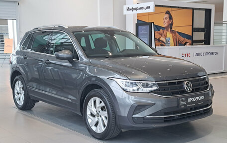 Volkswagen Tiguan II, 2020 год, 2 482 000 рублей, 7 фотография