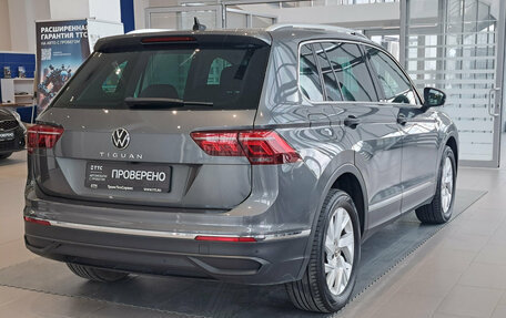 Volkswagen Tiguan II, 2020 год, 2 482 000 рублей, 9 фотография