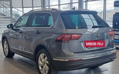Volkswagen Tiguan II, 2020 год, 2 482 000 рублей, 11 фотография