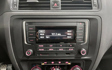 Volkswagen Jetta VI, 2016 год, 1 090 000 рублей, 18 фотография