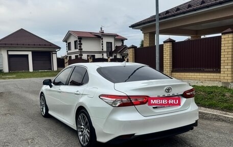 Toyota Camry, 2020 год, 2 350 000 рублей, 7 фотография