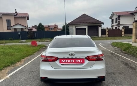 Toyota Camry, 2020 год, 2 350 000 рублей, 8 фотография
