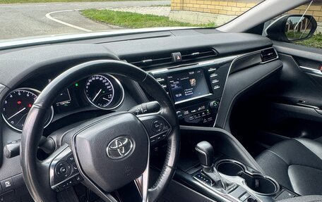 Toyota Camry, 2020 год, 2 350 000 рублей, 13 фотография