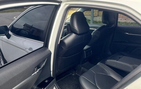 Toyota Camry, 2020 год, 2 350 000 рублей, 14 фотография