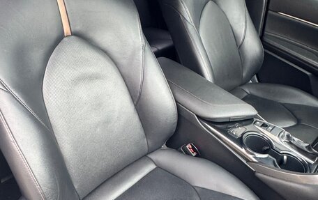 Toyota Camry, 2020 год, 2 350 000 рублей, 20 фотография