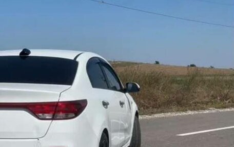 KIA Rio IV, 2018 год, 850 000 рублей, 6 фотография