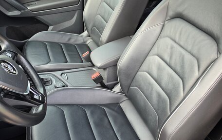 Volkswagen Tiguan II, 2019 год, 3 300 000 рублей, 18 фотография